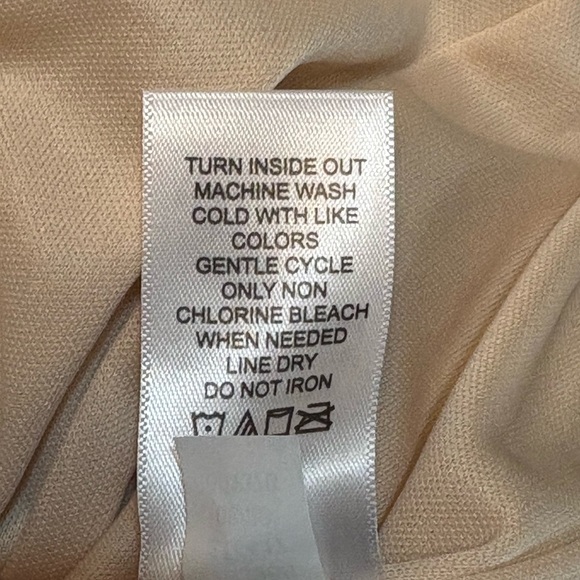 Maurices edgely Sequin Padded Shoulder Top NWT size M - Picture 3 of 13